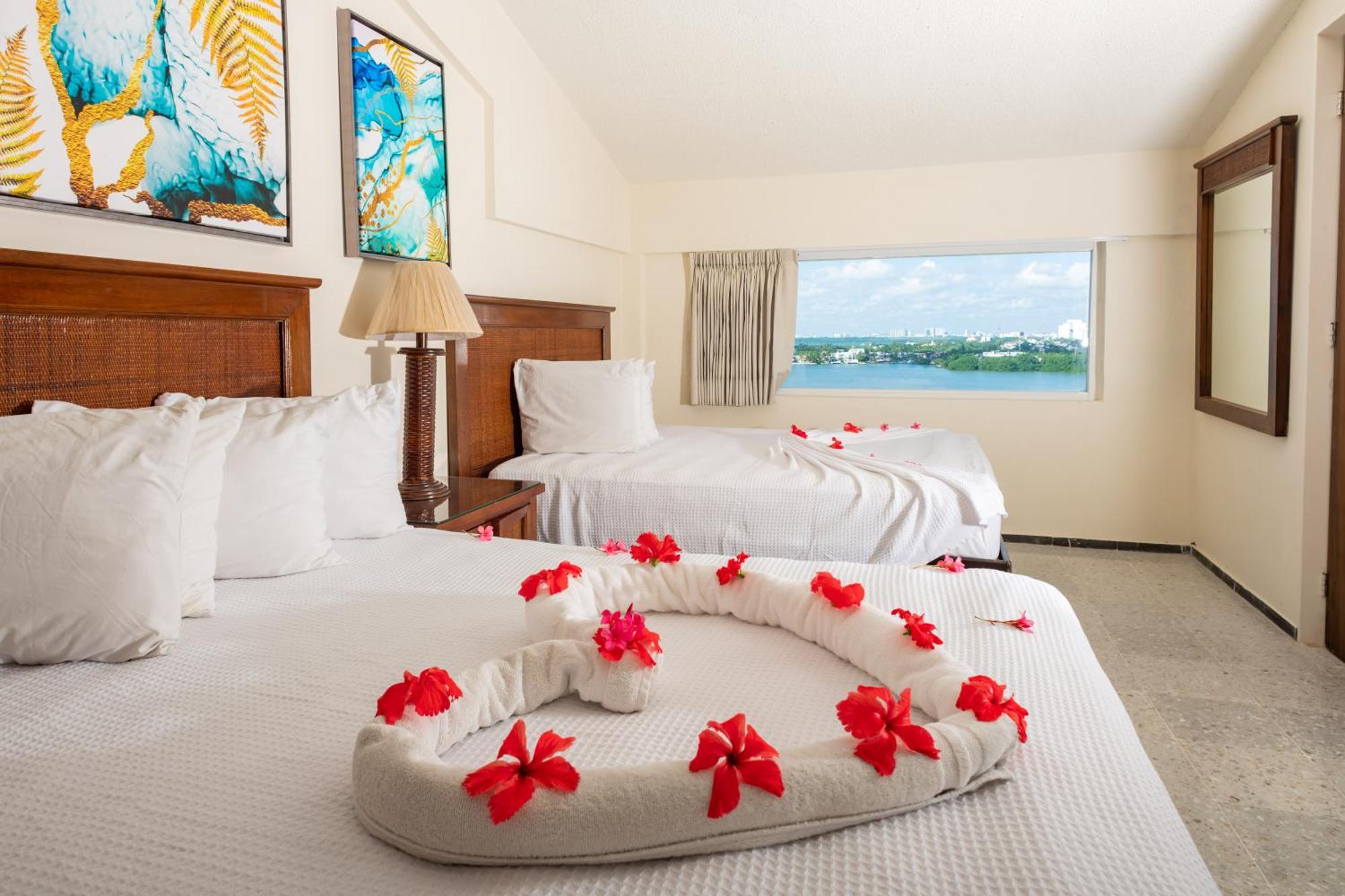 2 Story Oceanfront Penthouses On Cancun Beach! Εξωτερικό φωτογραφία